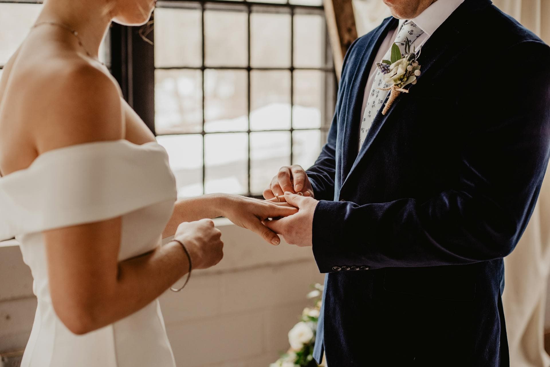 How To Adjust Your Ithaca Wedding Photography Plan For Winter Weather