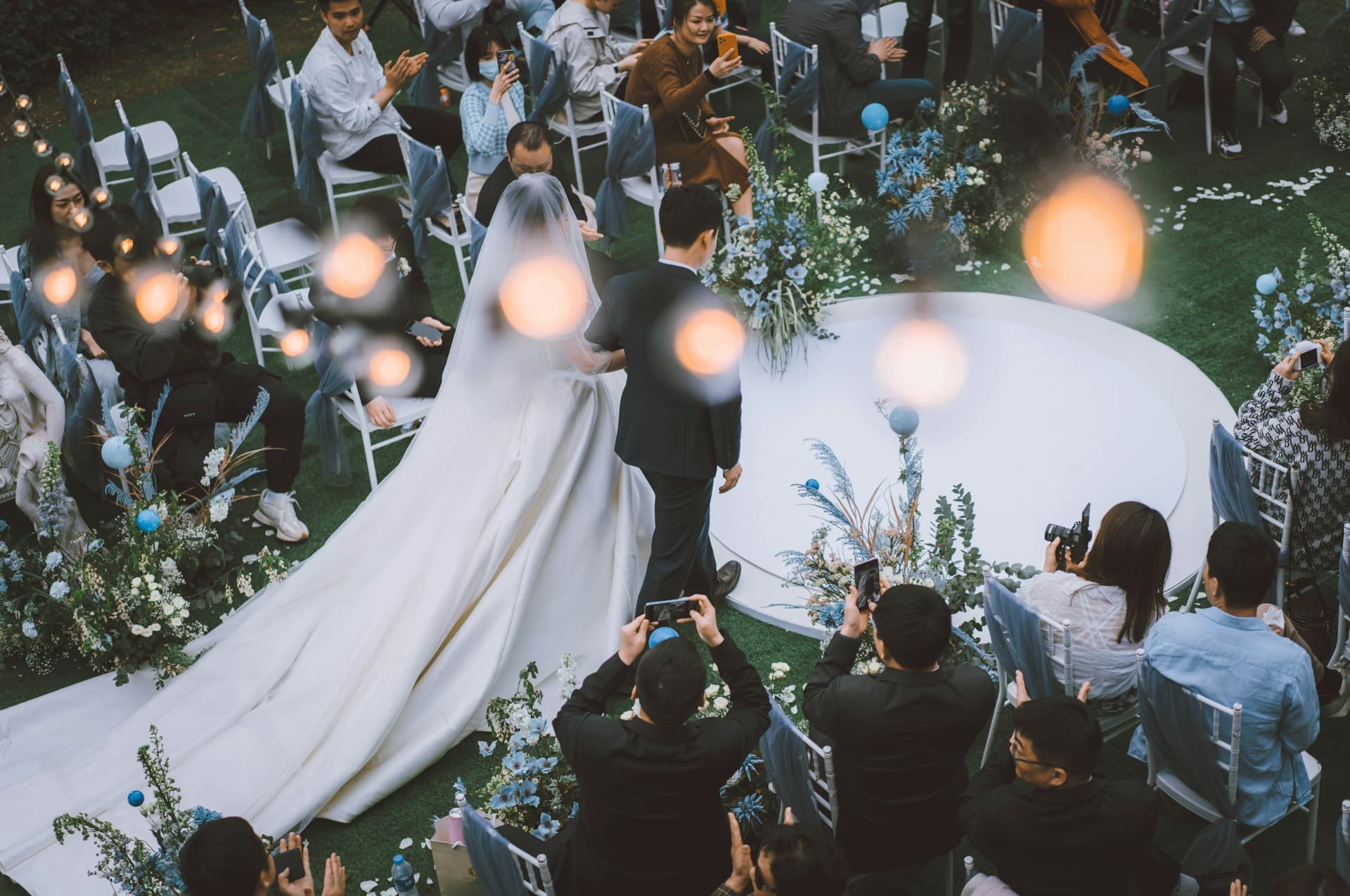 How To Evaluate A Wedding Photographer’s Creative Style Before Booking