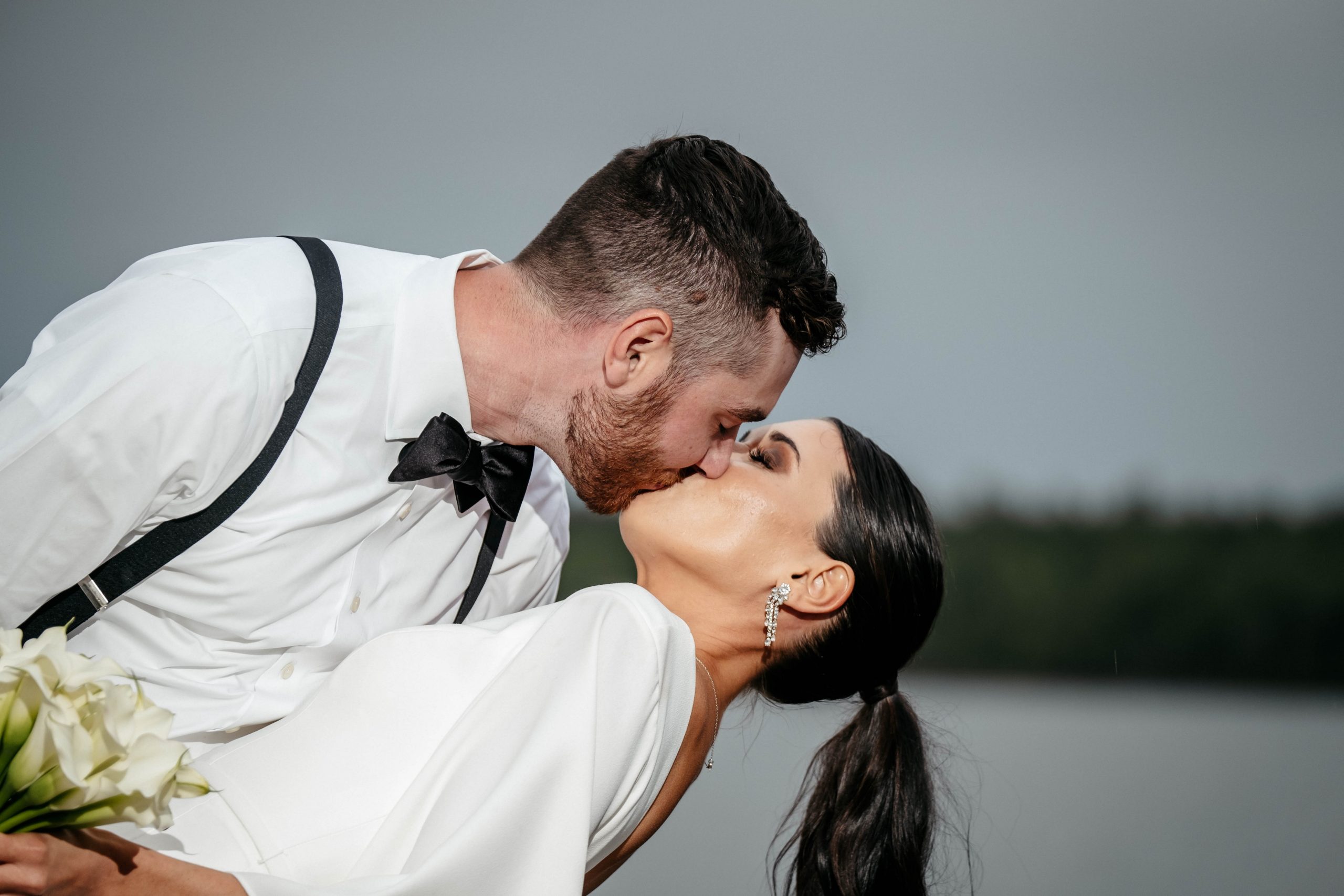 10 must-have wedding photos | Lovestory media